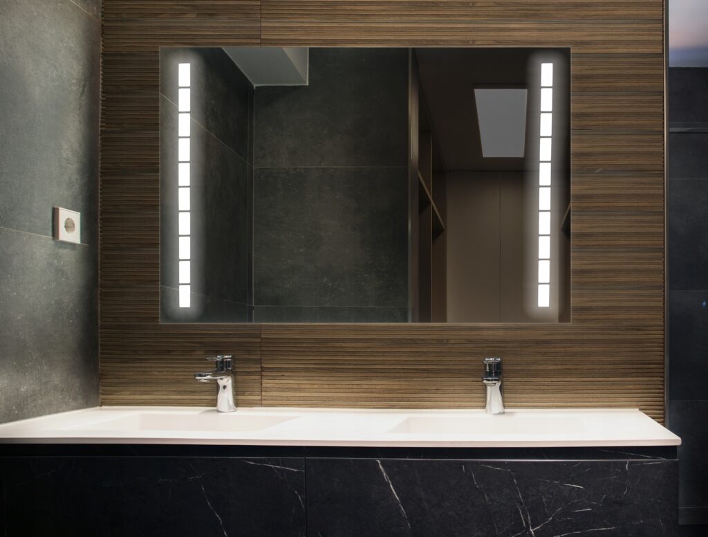 Lustro łazienkowe podświetlane Led ETA 60x50cm - obrazek 2