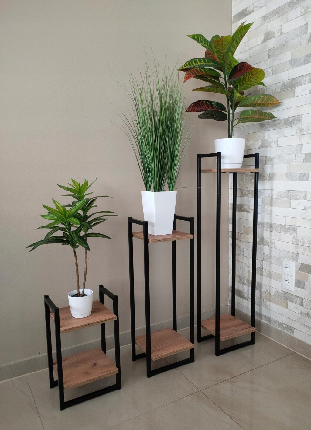 Kwietnik metalowy loft czarny 2 półkowy Cage 70cm - obrazek 13